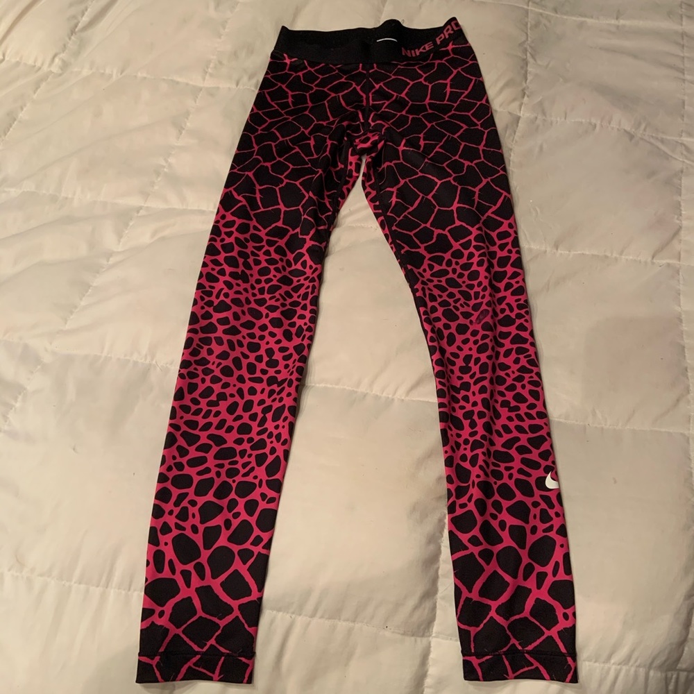 Nike Pro Pink Camo Leggings